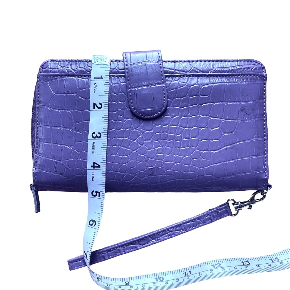 Purple croc embossed faux leather wristlet wallet - Picture 11 of 11